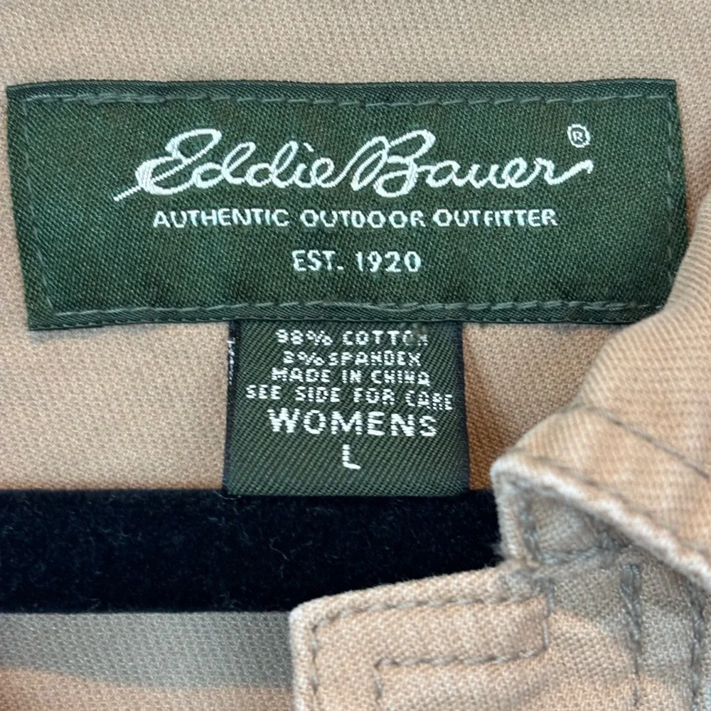 Eddie Bauer Women's Utility Jacket in Light Brown - Picture 3 of 4
